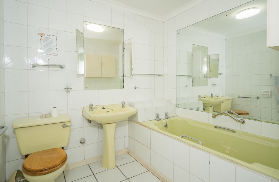 6 Bedroom Property for Sale in Kommetjie Western Cape